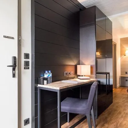 Apartment Palais Rinour - Cosy Close To Stations - Welkeys Lille