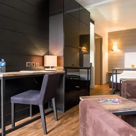 Apartment Palais Rinour - Cosy Close To Stations - Welkeys *
