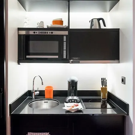 Palais Rinour - Cosy Close To Stations - Welkeys Apartment